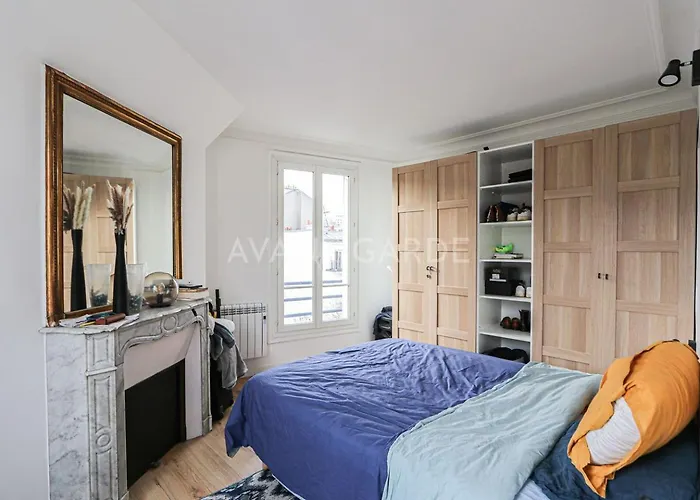 Mid-term - Batignolles - 15 Min-center Of *